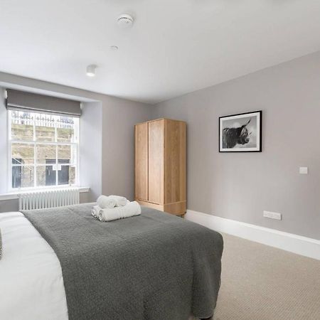 Joivy Luxurious 2Br Home Near Haymarket Station Edimburgo Esterno foto