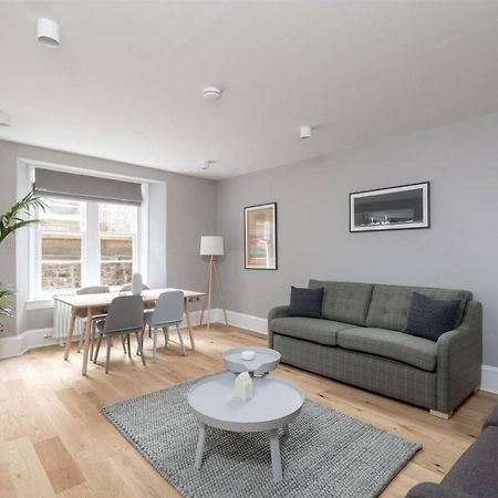 Joivy Luxurious 2Br Home Near Haymarket Station Edimburgo Esterno foto