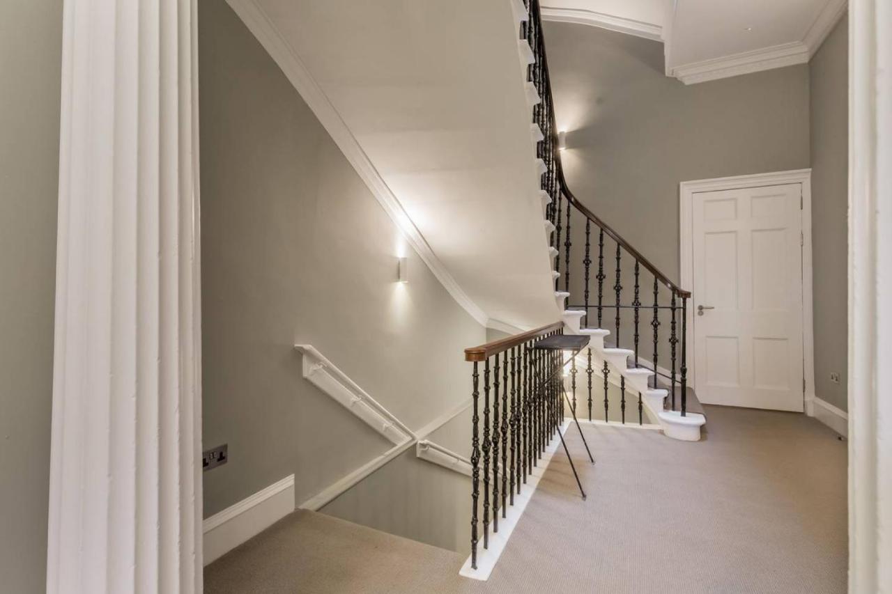 Joivy Luxurious 2Br Home Near Haymarket Station Edimburgo Esterno foto