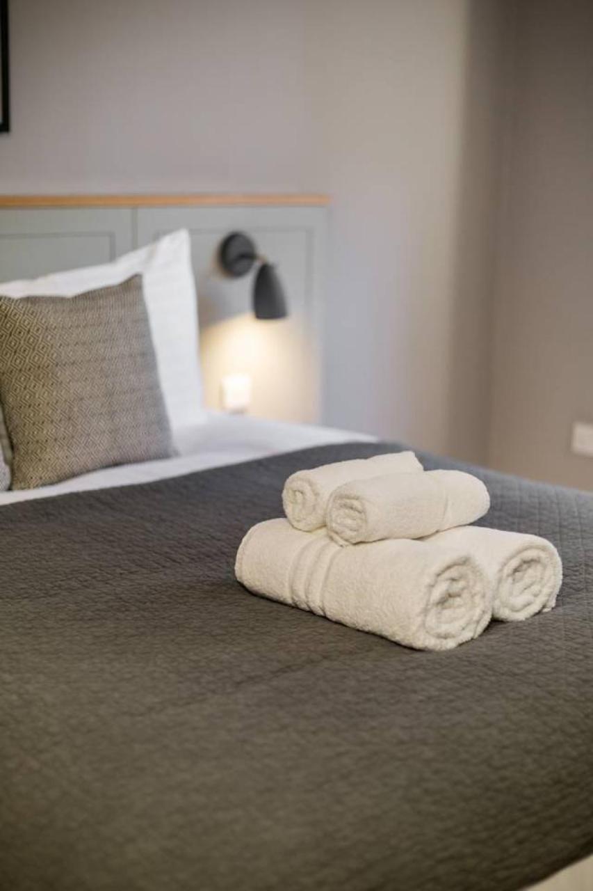 Joivy Luxurious 2Br Home Near Haymarket Station Edimburgo Esterno foto
