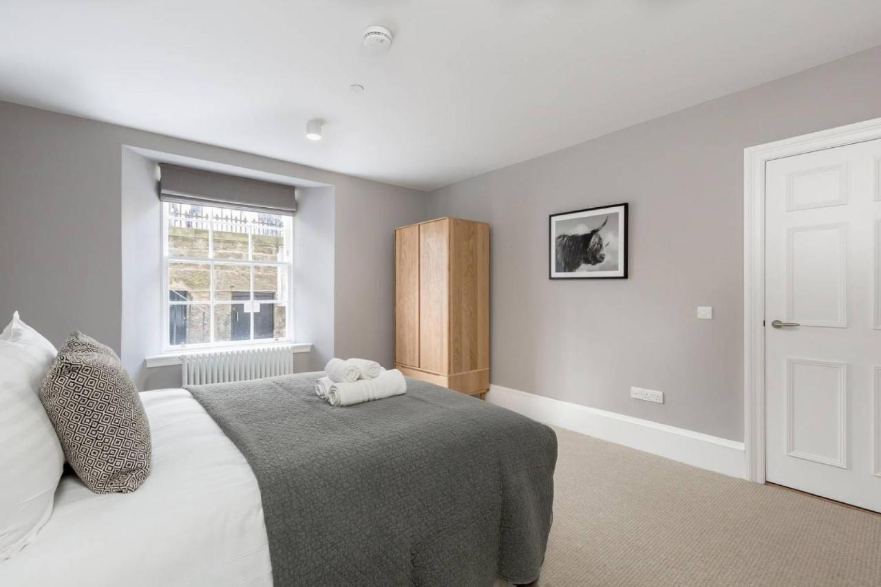 Joivy Luxurious 2Br Home Near Haymarket Station Edimburgo Esterno foto