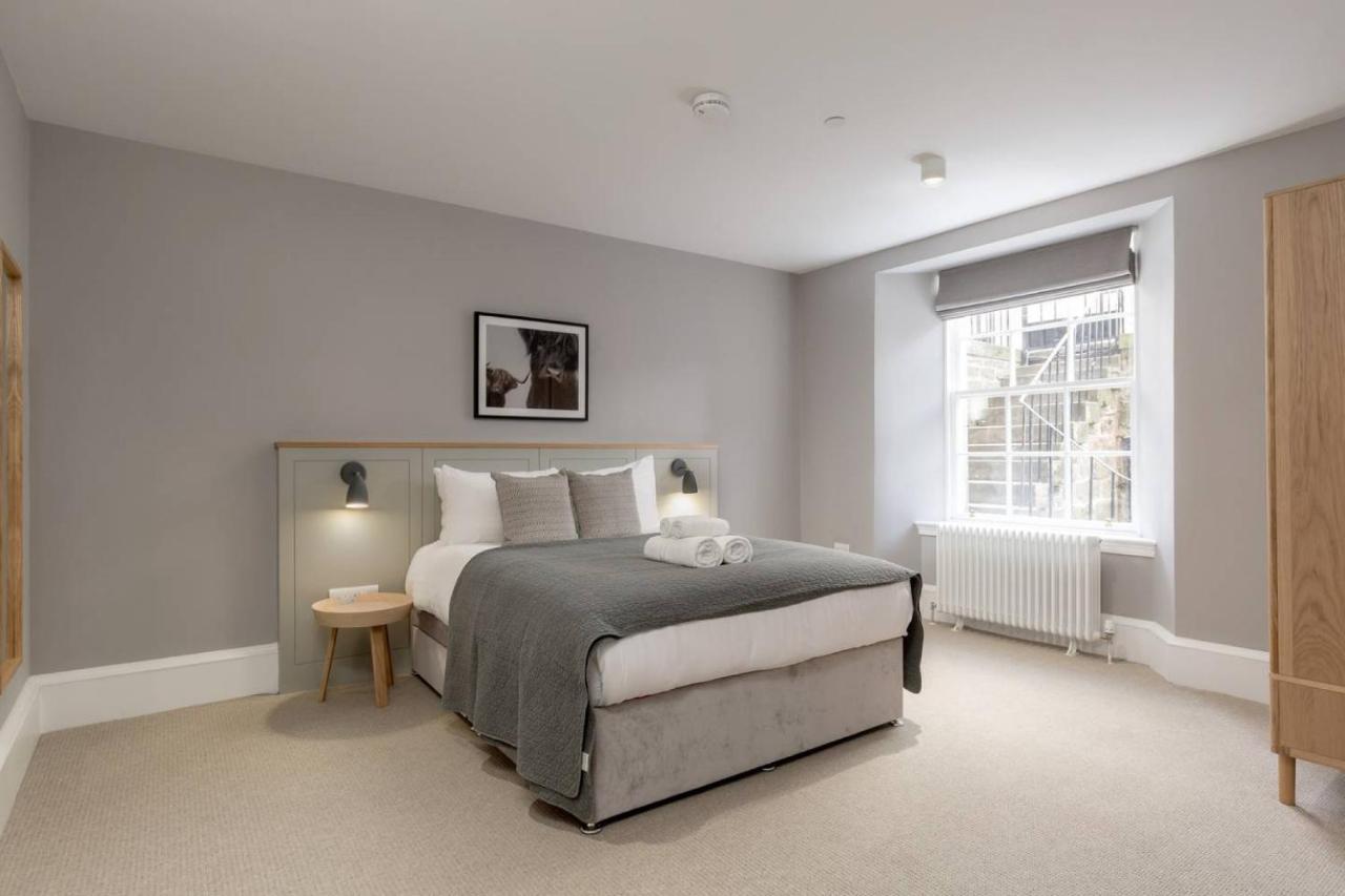 Joivy Luxurious 2Br Home Near Haymarket Station Edimburgo Esterno foto
