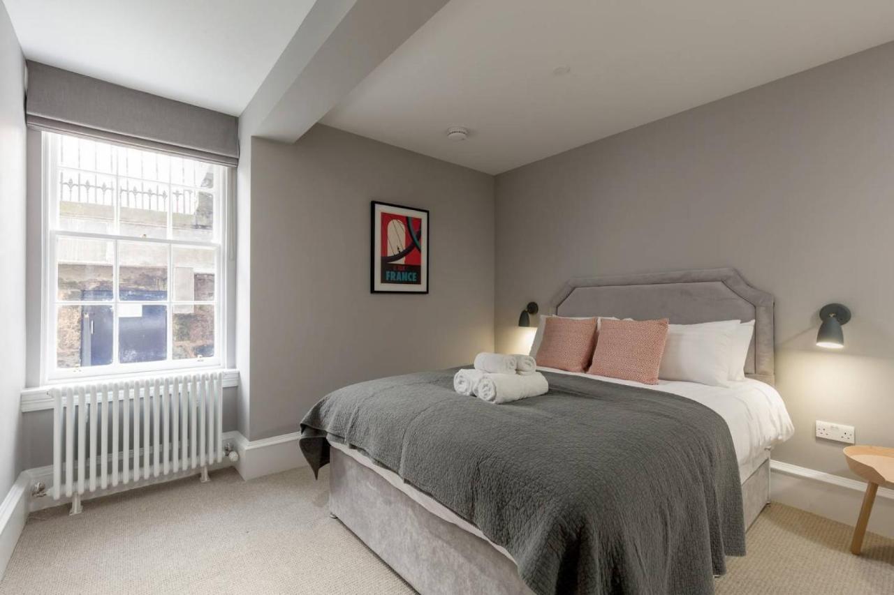 Joivy Luxurious 2Br Home Near Haymarket Station Edimburgo Esterno foto