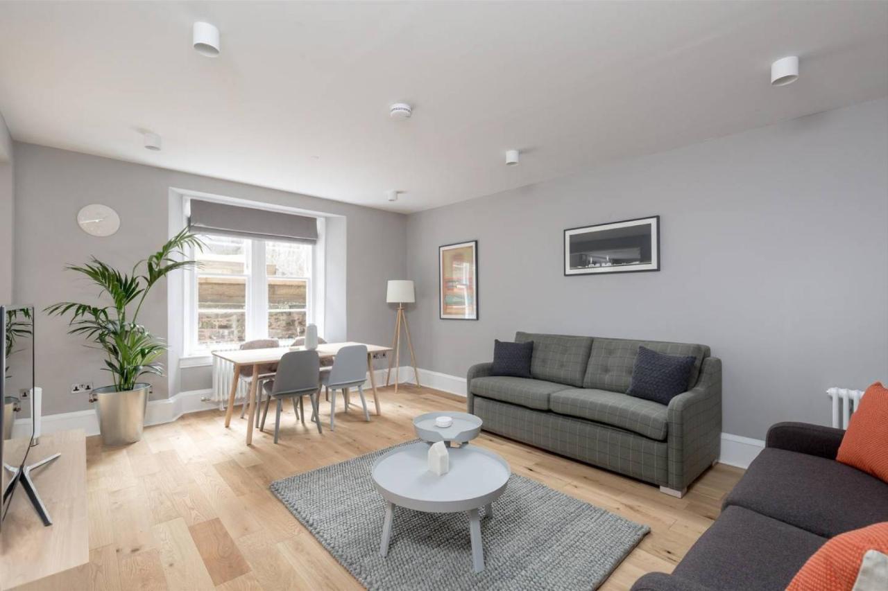 Joivy Luxurious 2Br Home Near Haymarket Station Edimburgo Esterno foto
