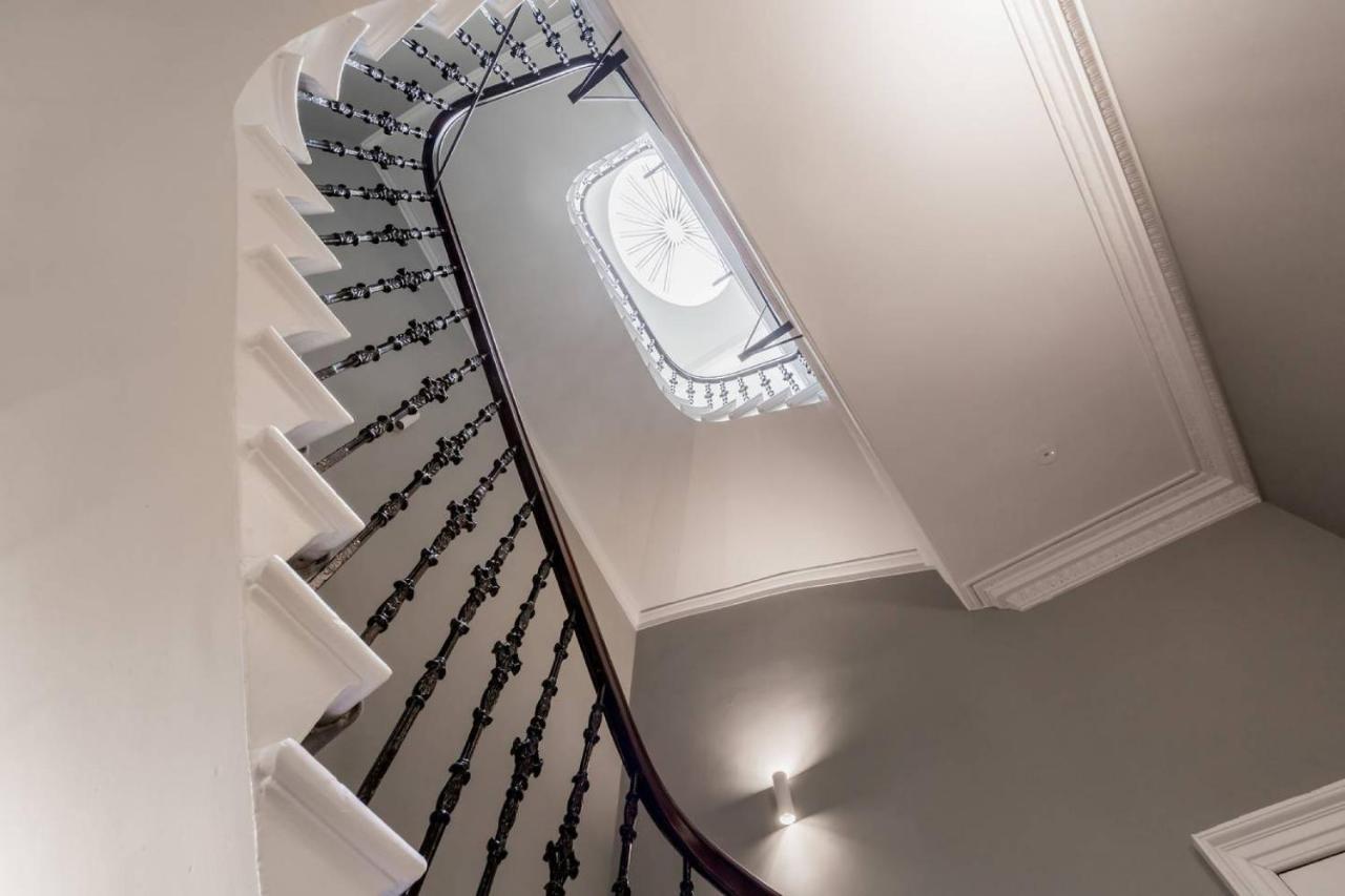 Joivy Luxurious 2Br Home Near Haymarket Station Edimburgo Esterno foto