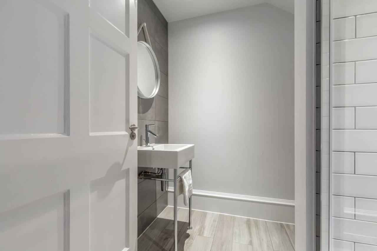Joivy Luxurious 2Br Home Near Haymarket Station Edimburgo Esterno foto
