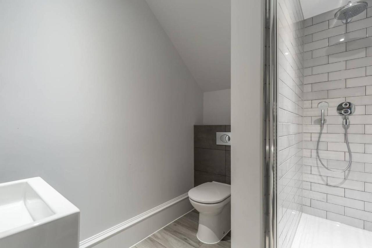 Joivy Luxurious 2Br Home Near Haymarket Station Edimburgo Esterno foto