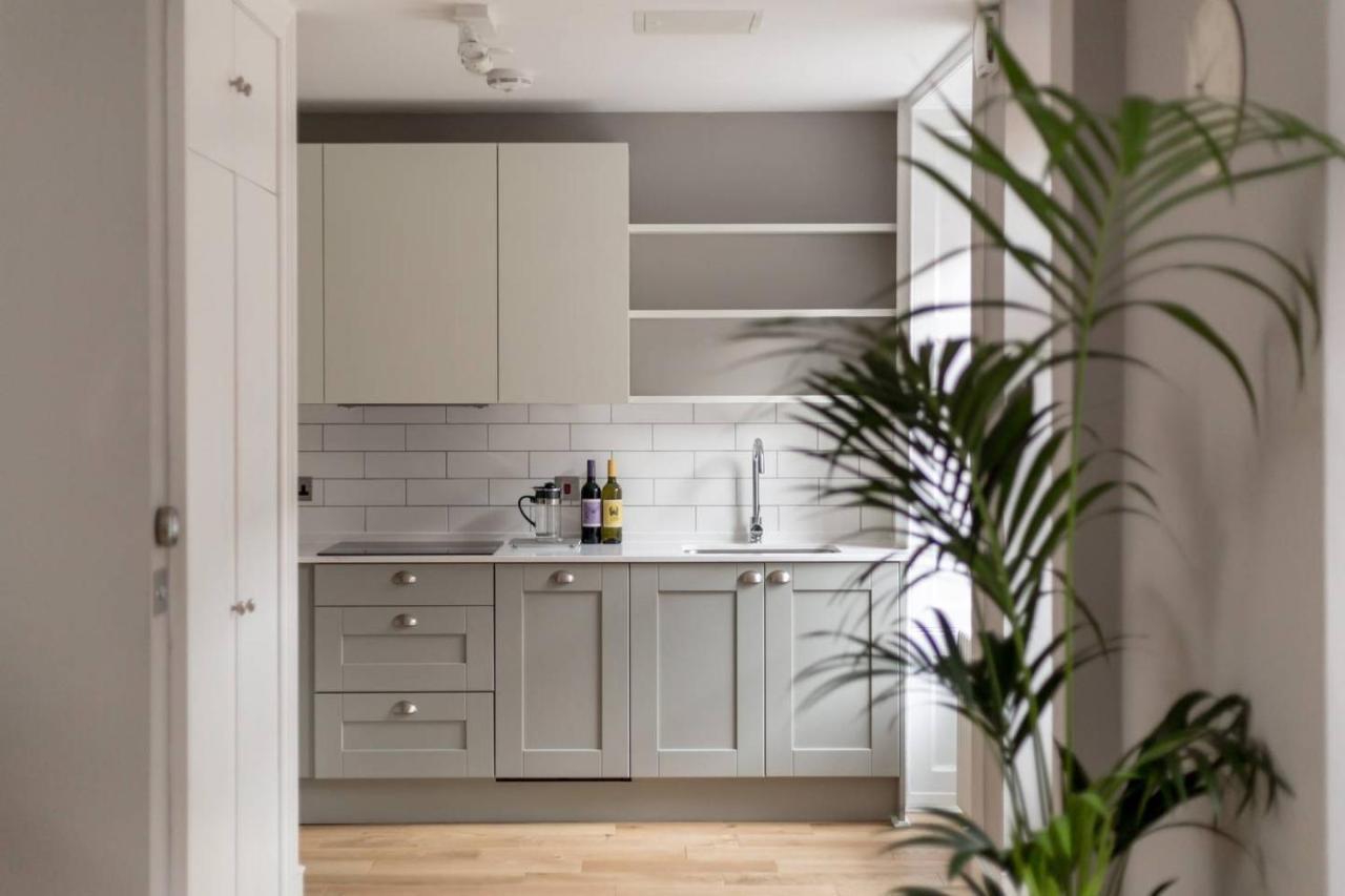 Joivy Luxurious 2Br Home Near Haymarket Station Edimburgo Esterno foto