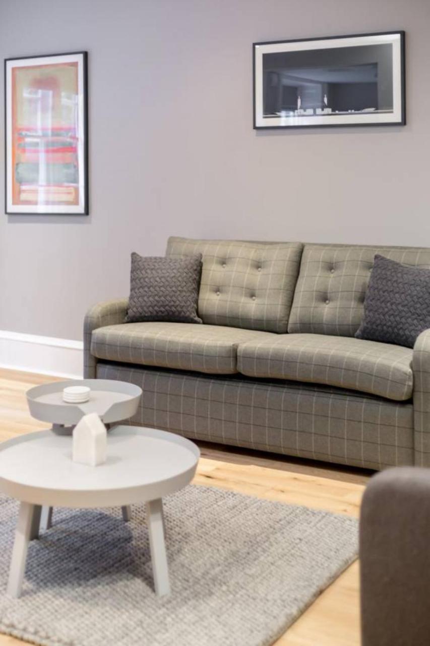 Joivy Luxurious 2Br Home Near Haymarket Station Edimburgo Esterno foto