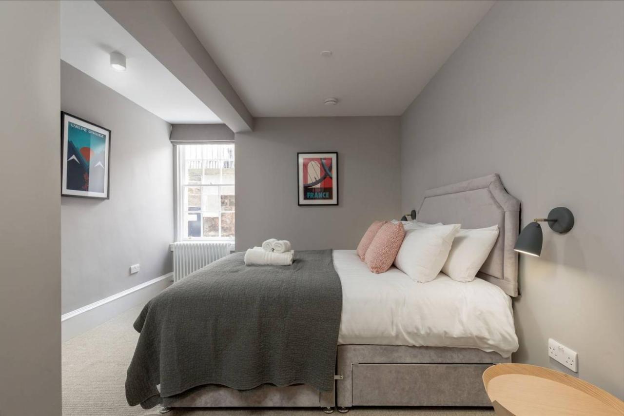 Joivy Luxurious 2Br Home Near Haymarket Station Edimburgo Esterno foto